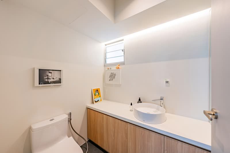 7 Upper Aljunied Lane, 7 Upper Aljunied Lane, 2 Bedrooms, 732 sqft, HDB Flat For Sale, by Florence Ho, 500187867 - Bathroom - PropertyGuru.com.sg