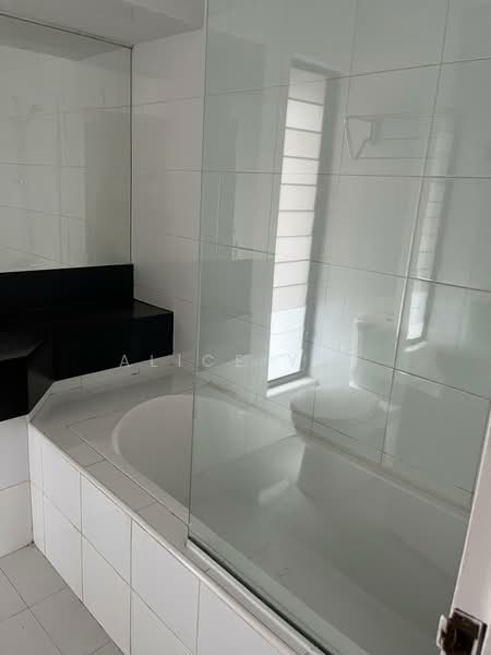 Villa Delle Rose, Taman Nakhoda, 3 Bedrooms, 2,800 sqft, Condominium For Rent, by Alice Yap, 500187879 - Bathroom - PropertyGuru.com.sg