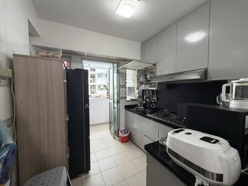 455 Yishun Street 41, 455 Yishun Street 41, 2 Bedrooms, 721 sqft, HDB Flat For Sale, by Alex Ng, 500187897 - Kitchen - PropertyGuru.com.sg