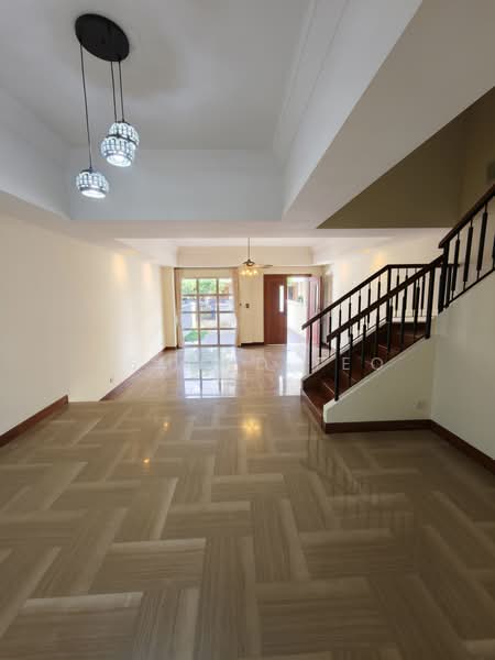 Bedok Grove, 34 Bedok Place, 5 Bedrooms, 3,200 sqft, Terraced House For Rent, by Esmund Teo, 500187911 - Living Room - PropertyGuru.com.sg