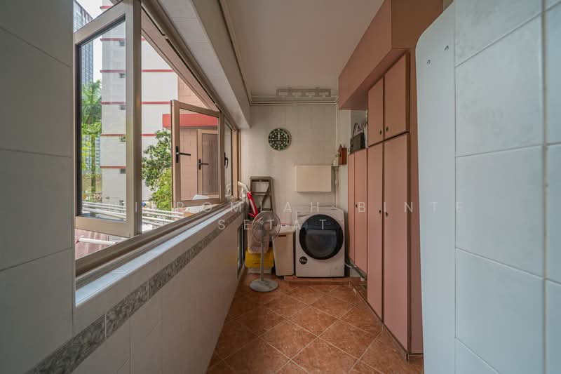 299 Bukit Batok Street 22, 299 Bukit Batok Street 22, 4 Bedrooms, 1,529 sqft, HDB Flat For Sale, by ani Romlah Binte Setat, 500187929 - Service Yard - PropertyGuru.com.sg