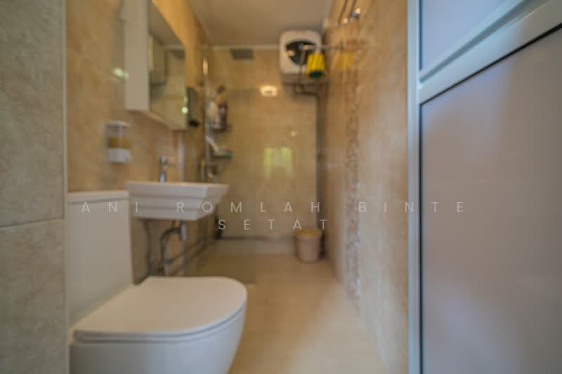 299 Bukit Batok Street 22, 299 Bukit Batok Street 22, 4 Bedrooms, 1,529 sqft, HDB Flat For Sale, by ani Romlah Binte Setat, 500187929 - Bathroom - PropertyGuru.com.sg