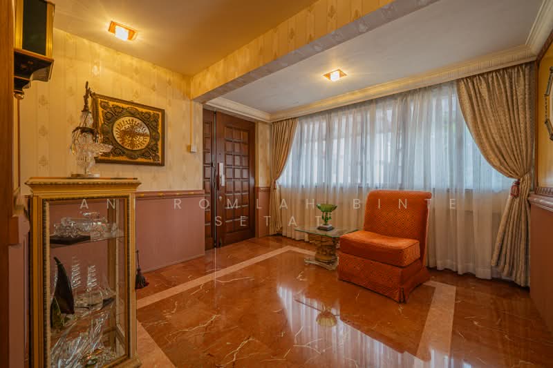 299 Bukit Batok Street 22, 299 Bukit Batok Street 22, 4 Bedrooms, 1,529 sqft, HDB Flat For Sale, by ani Romlah Binte Setat, 500187929 - Entrance - PropertyGuru.com.sg