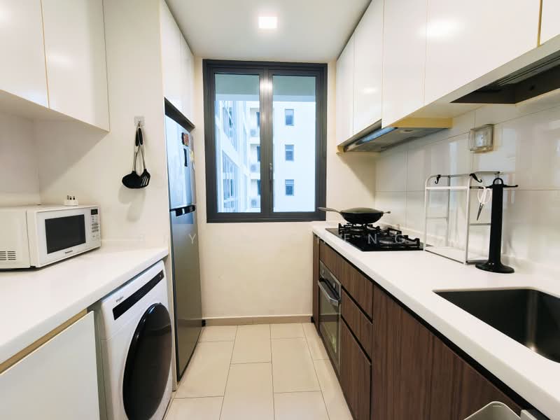 Palm Isles, 34 Flora Drive, 2 Bedrooms, 786 sqft, Condominium For Rent, by Bryan Cheng, 500187934 - Kitchen - PropertyGuru.com.sg