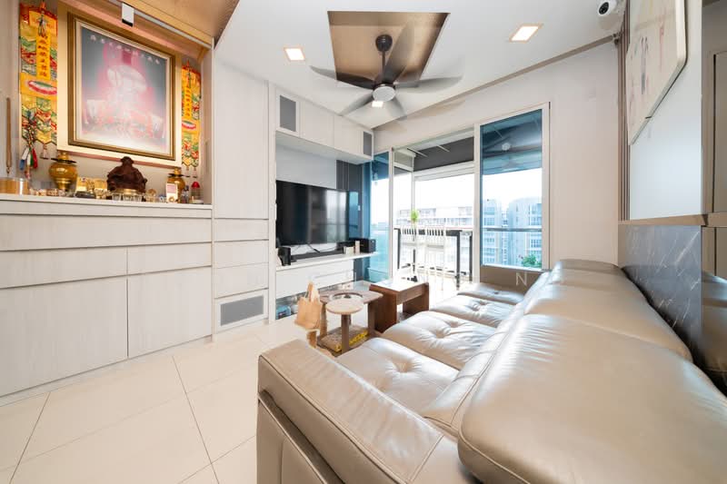 Waterview, 93 Tampines Avenue 1, 2 Bedrooms, 786 sqft, Condominium For Sale, by Boon Chong Ng, 500187947 - Living Room - PropertyGuru.com.sg