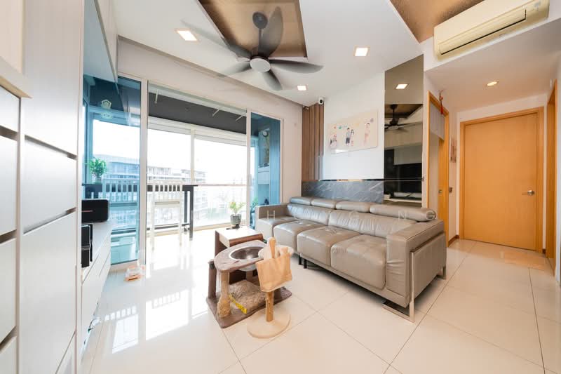 Waterview, 93 Tampines Avenue 1, 2 Bedrooms, 786 sqft, Condominium For Sale, by Boon Chong Ng, 500187947 - Living Room - PropertyGuru.com.sg