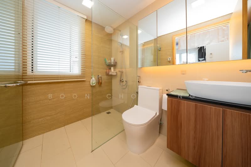 Waterview, 93 Tampines Avenue 1, 2 Bedrooms, 786 sqft, Condominium For Sale, by Boon Chong Ng, 500187947 - Master Bathroom - PropertyGuru.com.sg