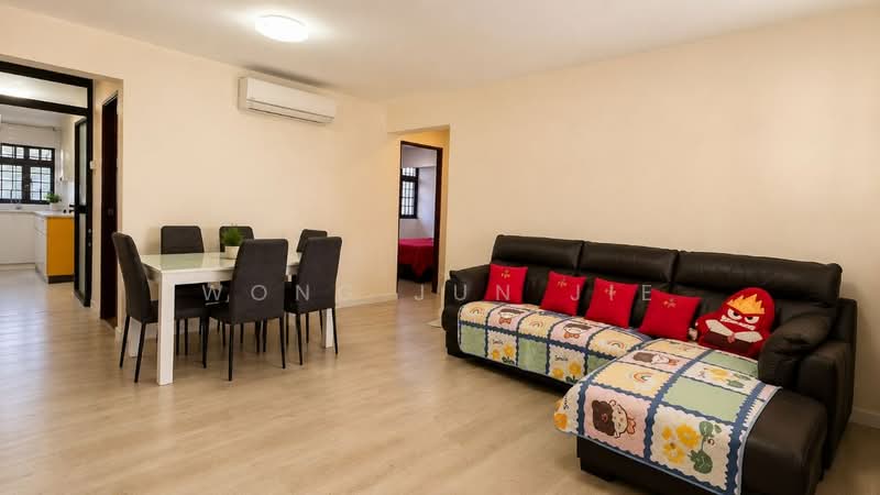309 Serangoon Avenue 2, 309 Serangoon Avenue 2, 3 Bedrooms, 979 sqft, HDB Flat For Sale, by Wong Jun Jie, 500187992 - Living Room - PropertyGuru.com.sg