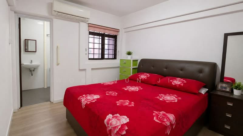309 Serangoon Avenue 2, 309 Serangoon Avenue 2, 3 Bedrooms, 979 sqft, HDB Flat For Sale, by Wong Jun Jie, 500187992 - Bedroom - PropertyGuru.com.sg