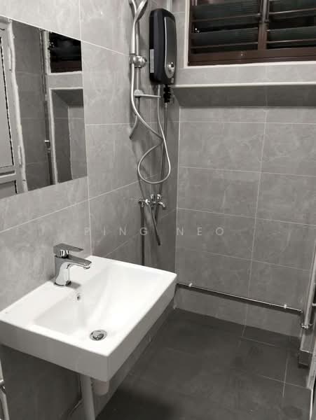 723 Jurong West Avenue 5, 723 Jurong West Avenue 5, Room Rental, 90 sqft, HDB Flat For Rent, by Ping Neo, 500187998 - Bathroom - PropertyGuru.com.sg