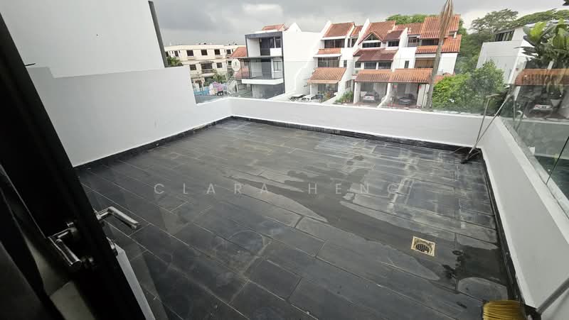 Move-in Cond (Reno), Freehold, 3-Storey. Walk to Semb Shpg Ctr, ChongPang Mkt, Canberra!, Between Sembawang & Canberra MRT, 5 Bedrooms, 4,000 sqft, Semi-Detached House For Sale, by Clara Heng, 500187999 - Balcony - PropertyGuru.com.sg