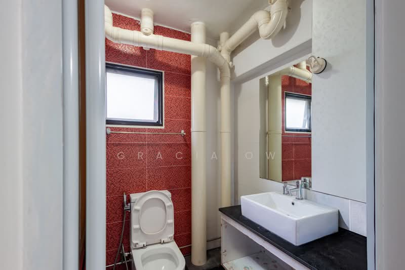 510 Jelapang Road, 510 Jelapang Road, 3 Bedrooms, 980 sqft, HDB Flat For Sale, by Gracia Ow, 500188025 - Bathroom - PropertyGuru.com.sg