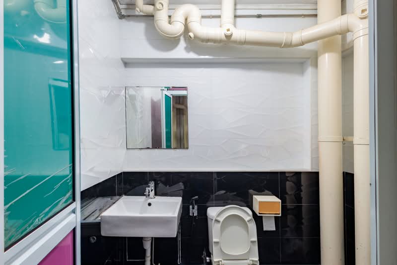 510 Jelapang Road, 510 Jelapang Road, 3 Bedrooms, 980 sqft, HDB Flat For Sale, by Gracia Ow, 500188025 - Bathroom - PropertyGuru.com.sg
