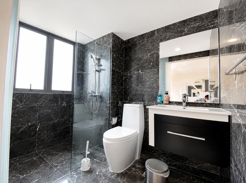Attitude @ Kim Yam, 1 Kim Yam Road, 1 Bedroom, 366 sqft, Condominium For Sale, by Alyssa Chia, 500188026 - Bathroom - PropertyGuru.com.sg