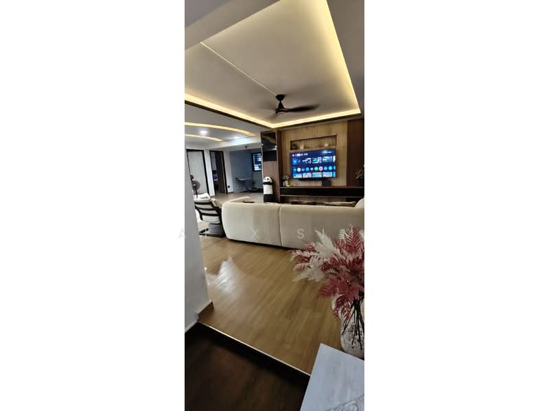 495B Tampines Street 43, 495B Tampines Street 43, 3 Bedrooms, 1,571 sqft, HDB Flat For Sale, by Alex Sim, 500188040 - Living Room - PropertyGuru.com.sg