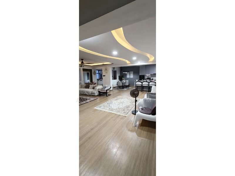 495B Tampines Street 43, 495B Tampines Street 43, 3 Bedrooms, 1,571 sqft, HDB Flat For Sale, by Alex Sim, 500188040 - Living Room - PropertyGuru.com.sg