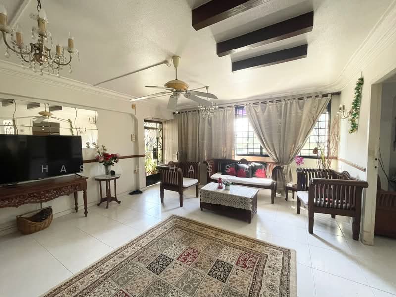 301 Tampines Street 32, 301 Tampines Street 32, 3 Bedrooms, 1,323 sqft, HDB Flat For Sale, by Hasnah Hassan Goh, 500188041 - Living Room - PropertyGuru.com.sg