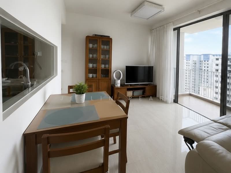 La Fiesta, 58 Sengkang Square, 2 Bedrooms, 732 sqft, Condominium For Sale, by Jeslin Pear, 500188053 - Living Room - PropertyGuru.com.sg