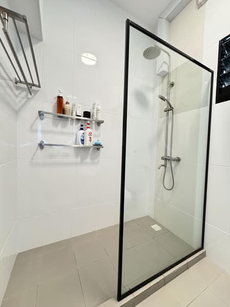 463A Bukit Batok Street 41, 463A Bukit Batok Street 41, 3 Bedrooms, 1,216 sqft, HDB Flat For Sale, by Aason Chua, 500188056 - Bathroom - PropertyGuru.com.sg