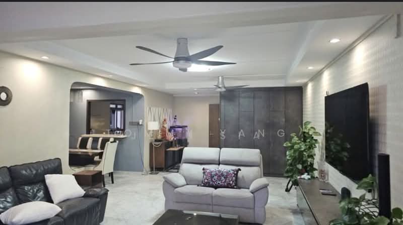 559 Hougang Street 51, 559 Hougang Street 51, 4 Bedrooms, 1,539 sqft, HDB Flat For Sale, by Tommy Yang, 500188059 - Living Room - PropertyGuru.com.sg