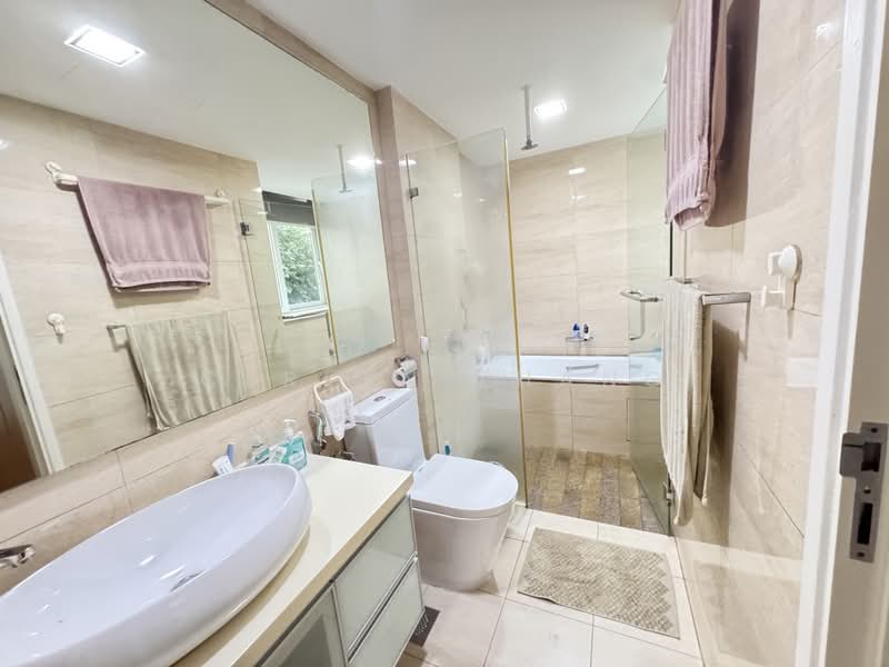 Monterey Park Condominium, 29 West Coast Rise, 2 Bedrooms, 1,023 sqft, Condominium For Sale, by Cerlyn Zhang, 500188066 - Bathroom - PropertyGuru.com.sg