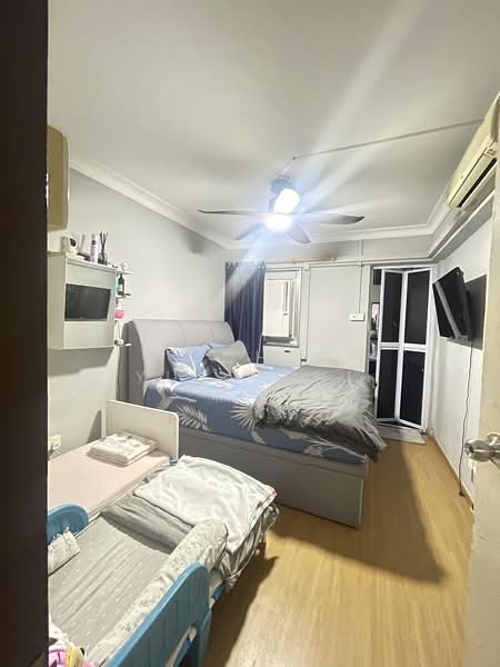 420 Bedok North Street 1, 420 Bedok North Street 1, 2 Bedrooms, 731 sqft, HDB Flat For Rent, by Mohd Yussaini, 500188076 - Master Bedroom - PropertyGuru.com.sg