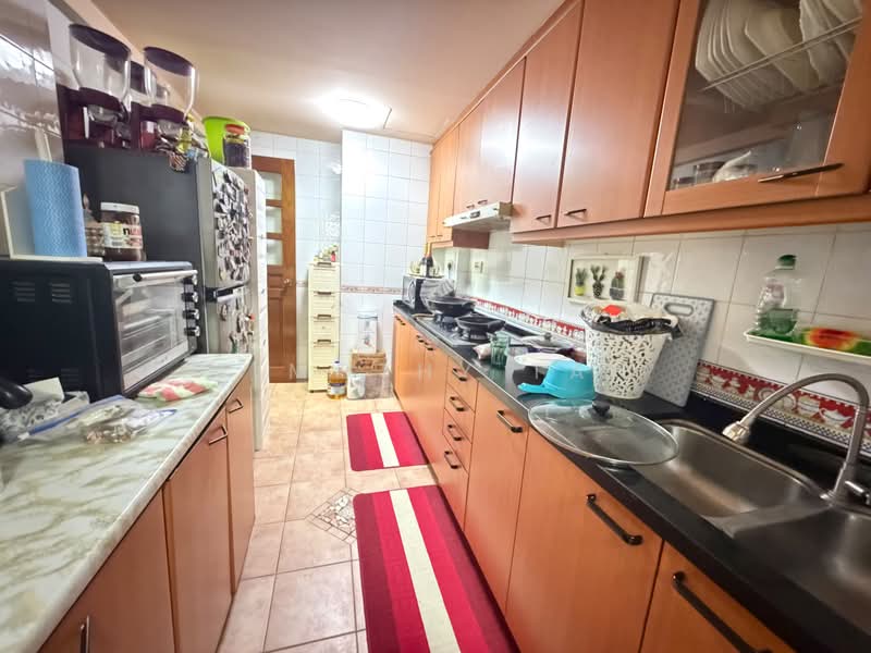 Eastvale, 35 Pasir Ris Drive 3, 3 Bedrooms, 1,195 sqft, Condominium For Sale, by Timothy Tan, 500188081 - Kitchen - PropertyGuru.com.sg
