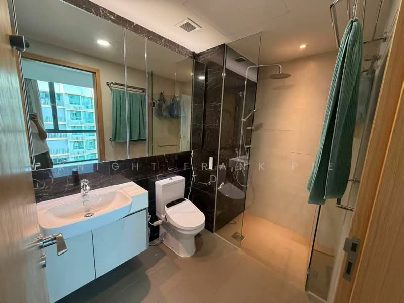 The Glades, 12 Bedok Rise, 2 Bedrooms, 689 sqft, Condominium For Rent, by ELAINE CHIA, 500188086 - Bathroom - PropertyGuru.com.sg