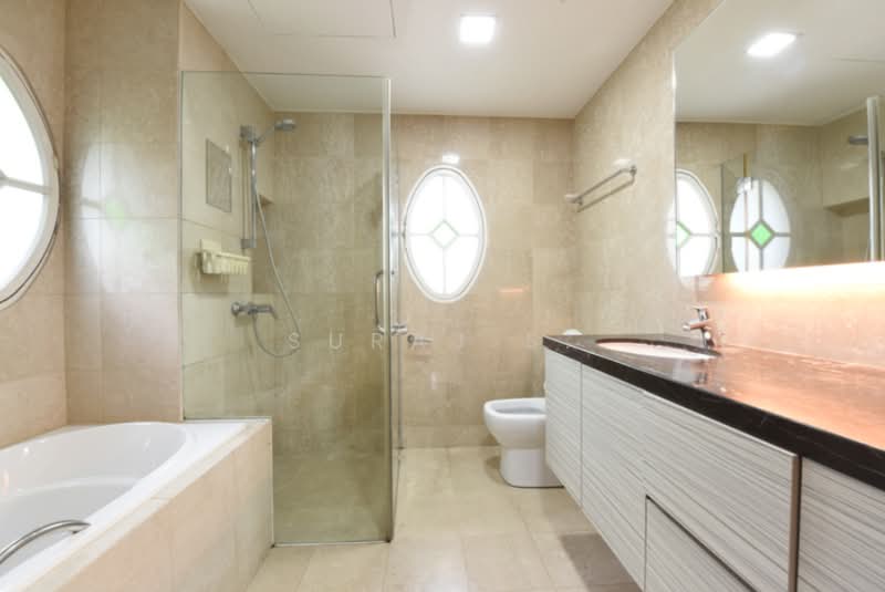 Gentle Villas, Gentle Drive, 5 Bedrooms, 10,000 sqft, Semi-Detached House For Rent, by Suraj S., 500188096 - Bathroom - PropertyGuru.com.sg