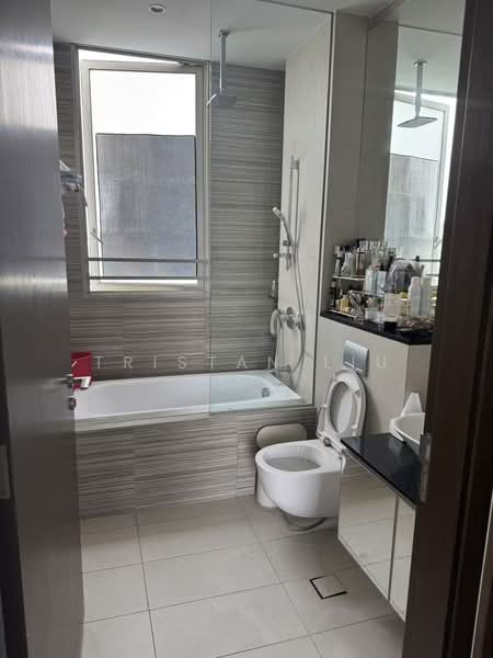 Kallang Riverside, 51 Kampong Bugis, 3 Bedrooms, 1,141 sqft, Condominium For Rent, by Tristan Liu, 500188110 - Bathroom - PropertyGuru.com.sg