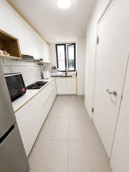 Hedges Park Condominium, 73 Flora Drive, 3 Bedrooms, 1,076 sqft, Condominium For Sale, by Yeong Wei Jian, 500188114 - Kitchen - PropertyGuru.com.sg