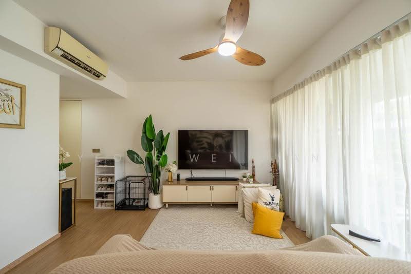 Hedges Park Condominium, 73 Flora Drive, Changi Airport / Changi Village, 3 Bedrooms, 1,076 sqft, Condominium For Sale, by Yeong Wei Jian, 500188114 - Living Room - PropertyGuru.com.sg