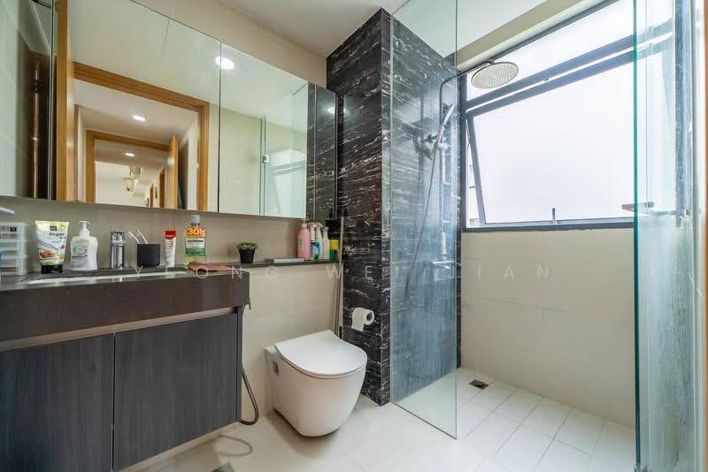 Hedges Park Condominium, 73 Flora Drive, Changi Airport / Changi Village, 3 Bedrooms, 1,076 sqft, Condominium For Sale, by Yeong Wei Jian, 500188114 - Master Bathroom - PropertyGuru.com.sg