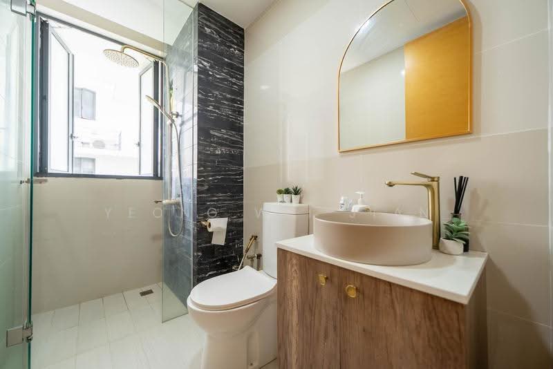 Hedges Park Condominium, 73 Flora Drive, Changi Airport / Changi Village, 3 Bedrooms, 1,076 sqft, Condominium For Sale, by Yeong Wei Jian, 500188114 - Common Bathroom 2 - PropertyGuru.com.sg