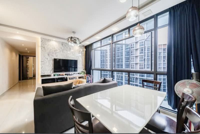 Symphony Suites, 1 Yishun Close, 4 Bedrooms, 1,023 sqft, Condominium For Sale, by Dan Su, 500188116 - Living Room - PropertyGuru.com.sg