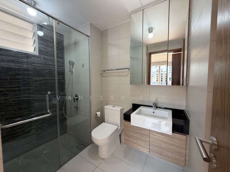 WhiteHaven, 332A Pasir Panjang Road, 2 Bedrooms, 1,055 sqft, Apartment For Rent, by Vanessa Foo, 500188117 - Bathroom - PropertyGuru.com.sg