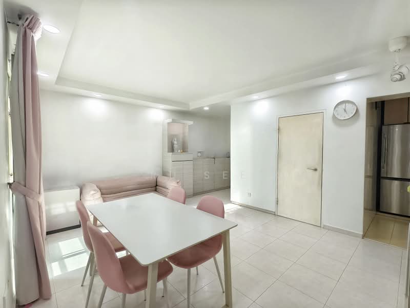 201D Punggol Field, 201D Punggol Field, 3 Bedrooms, 969 sqft, HDB Flat For Sale, by Yu-ru Seetoh, 500188144 - Living Room - PropertyGuru.com.sg