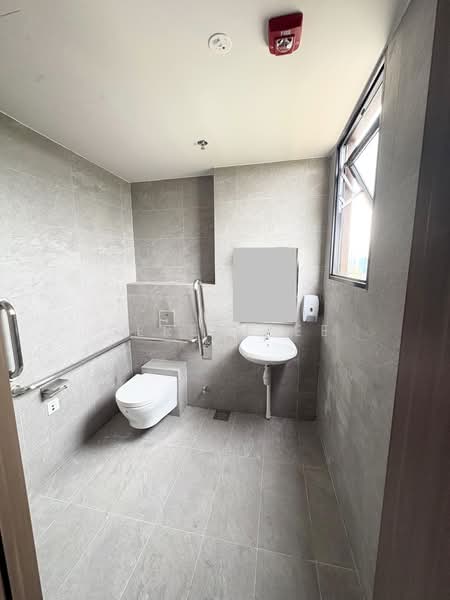 Stellar @ Tampines, 12 Tampines North Drive 4, Pasir Ris / Tampines, 1,668 sqft, Factory / Workshop (B2) For Rent, by Serene Ee, 500188149 - Bathroom - CommercialGuru.com.sg