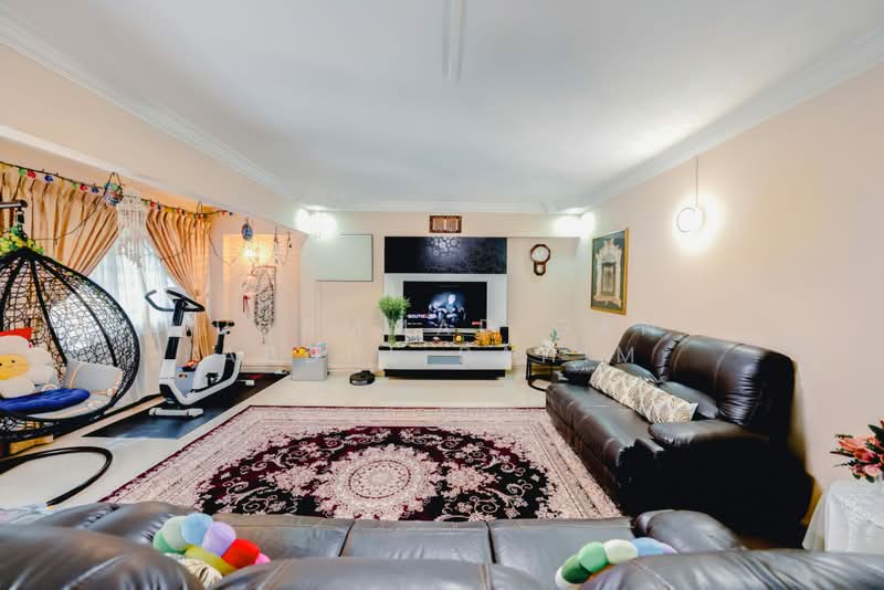 615 Elias Road, 615 Elias Road, 3 Bedrooms, 1,442 sqft, HDB Flat For Sale, by Muhammad Gani Abdul Rahim, 500188151 - Living Room - PropertyGuru.com.sg