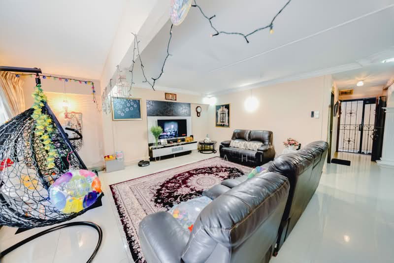 615 Elias Road, 615 Elias Road, 3 Bedrooms, 1,442 sqft, HDB Flat For Sale, by Muhammad Gani Abdul Rahim, 500188151 - Living Room - PropertyGuru.com.sg
