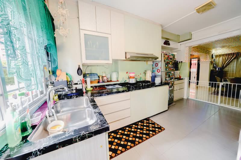 615 Elias Road, 615 Elias Road, 3 Bedrooms, 1,442 sqft, HDB Flat For Sale, by Muhammad Gani Abdul Rahim, 500188151 - Kitchen - PropertyGuru.com.sg