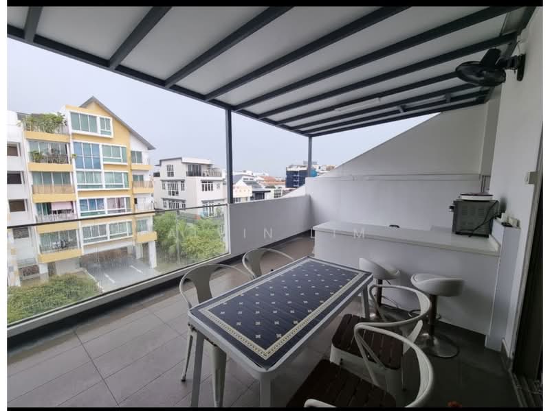 Big Ensuite masterbedroom near Eunos Mrt, , Room Rental, 200 sqft, Terraced House For Rent, by Alvin Lim, 500188152 - Balcony - PropertyGuru.com.sg