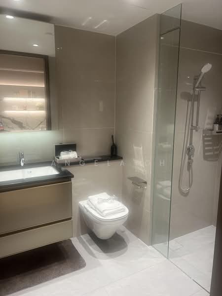 Chuan Park, 240 Lorong Chuan, 2 Bedrooms, 743 sqft, Condominium For Sale, by Angela Oh, 500188155 - Bathroom - PropertyGuru.com.sg