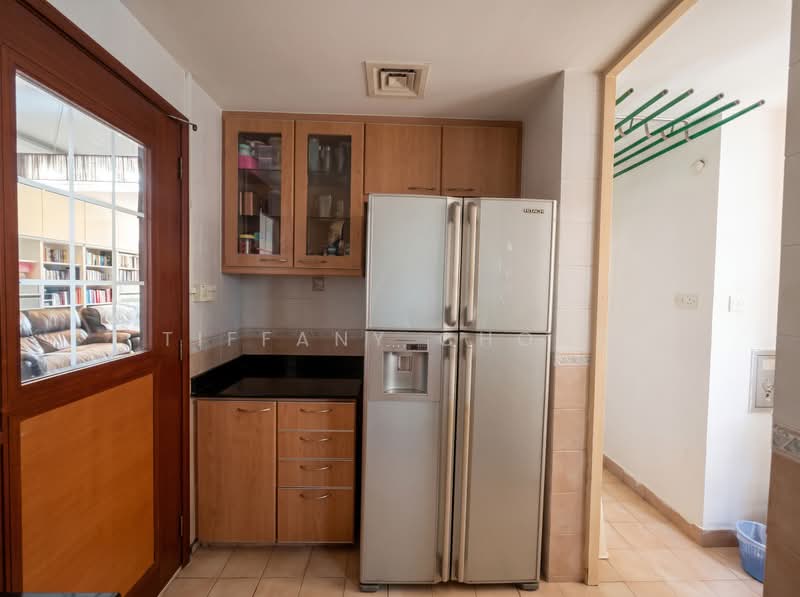 Yishun Emerald, 26 Canberra Drive, 3 Bedrooms, 1,184 sqft, Condominium For Sale, by Tiffany Chong, 500188157 - Kitchen and Yard - PropertyGuru.com.sg