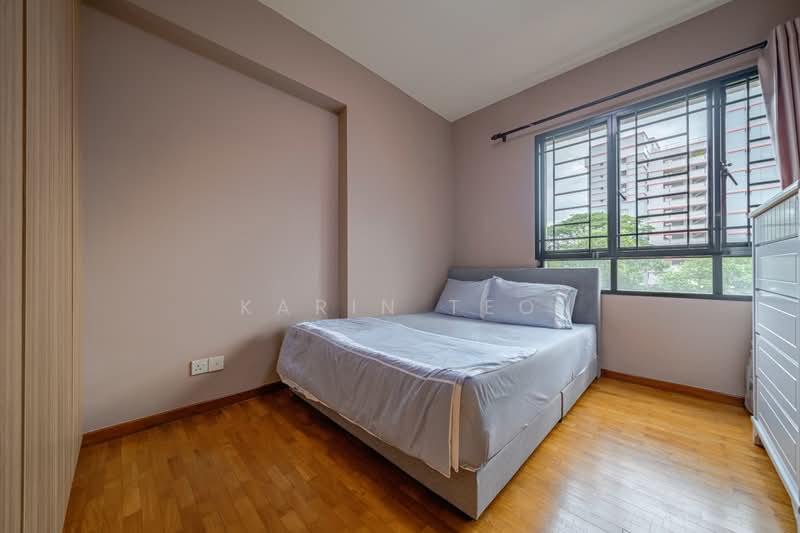 Woodsvale, 15 Woodlands Drive 72, 3 Bedrooms, 1,281 sqft, Condominium For Sale, by Karin Teo, 500188160 - Bedroom - PropertyGuru.com.sg