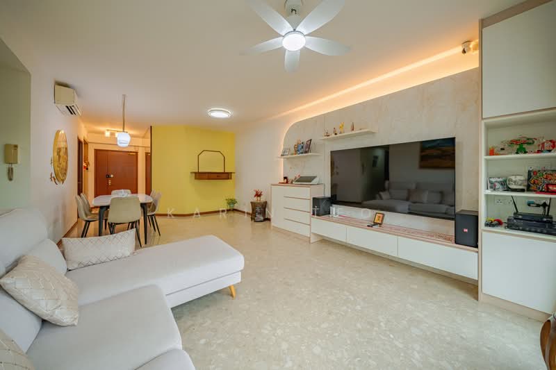 Woodsvale, 15 Woodlands Drive 72, 3 Bedrooms, 1,281 sqft, Condominium For Sale, by Karin Teo, 500188160 - Living Room - PropertyGuru.com.sg