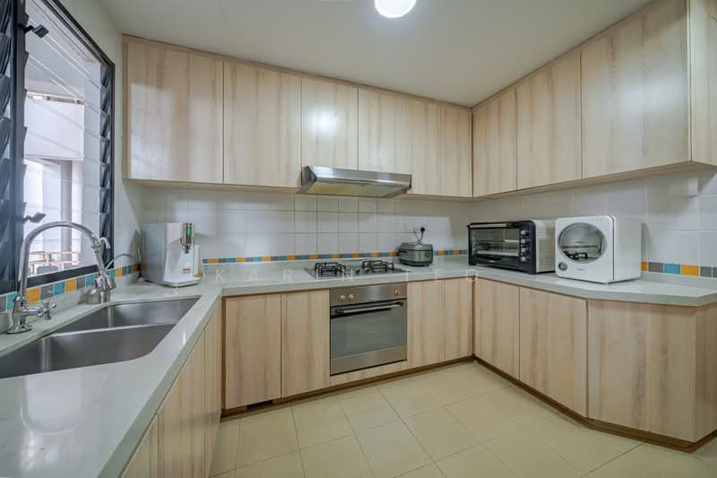 Woodsvale, 15 Woodlands Drive 72, 3 Bedrooms, 1,281 sqft, Condominium For Sale, by Karin Teo, 500188160 - Kitchen - PropertyGuru.com.sg