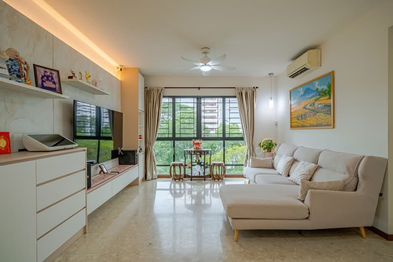Woodsvale, 15 Woodlands Drive 72, 3 Bedrooms, 1,281 sqft, Condominium For Sale, by Karin Teo, 500188160 - Living Room - PropertyGuru.com.sg