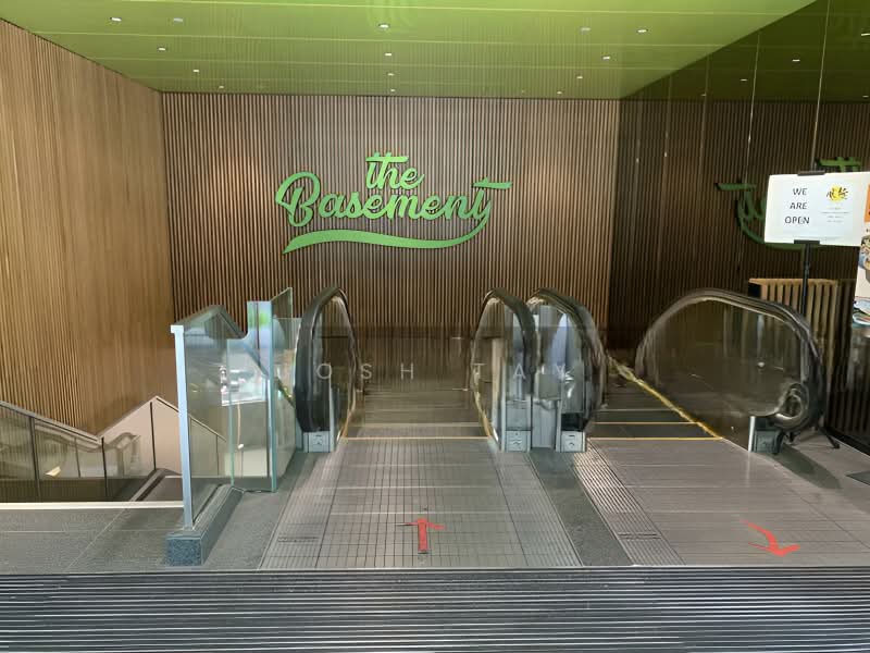 Hong Leong Building, 16 Raffles Quay, 2,000 sqft, Office For Rent, by Josh Tay, 500188167 - Entrance - CommercialGuru.com.sg