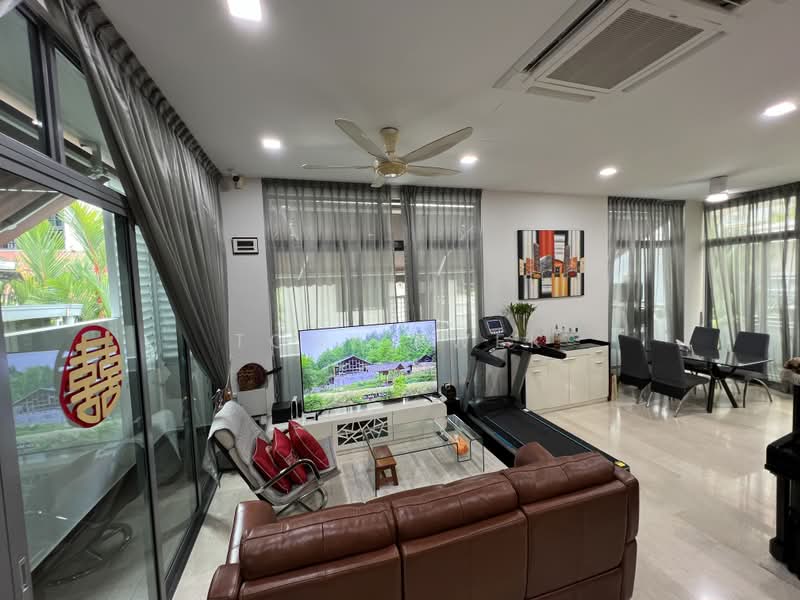 The Silver Spurz, 29A Brighton Avenue, 5 Bedrooms, 2,648 sqft, Corner Terrace For Sale, by Tony Kwek, 500188172 - Living Room - PropertyGuru.com.sg